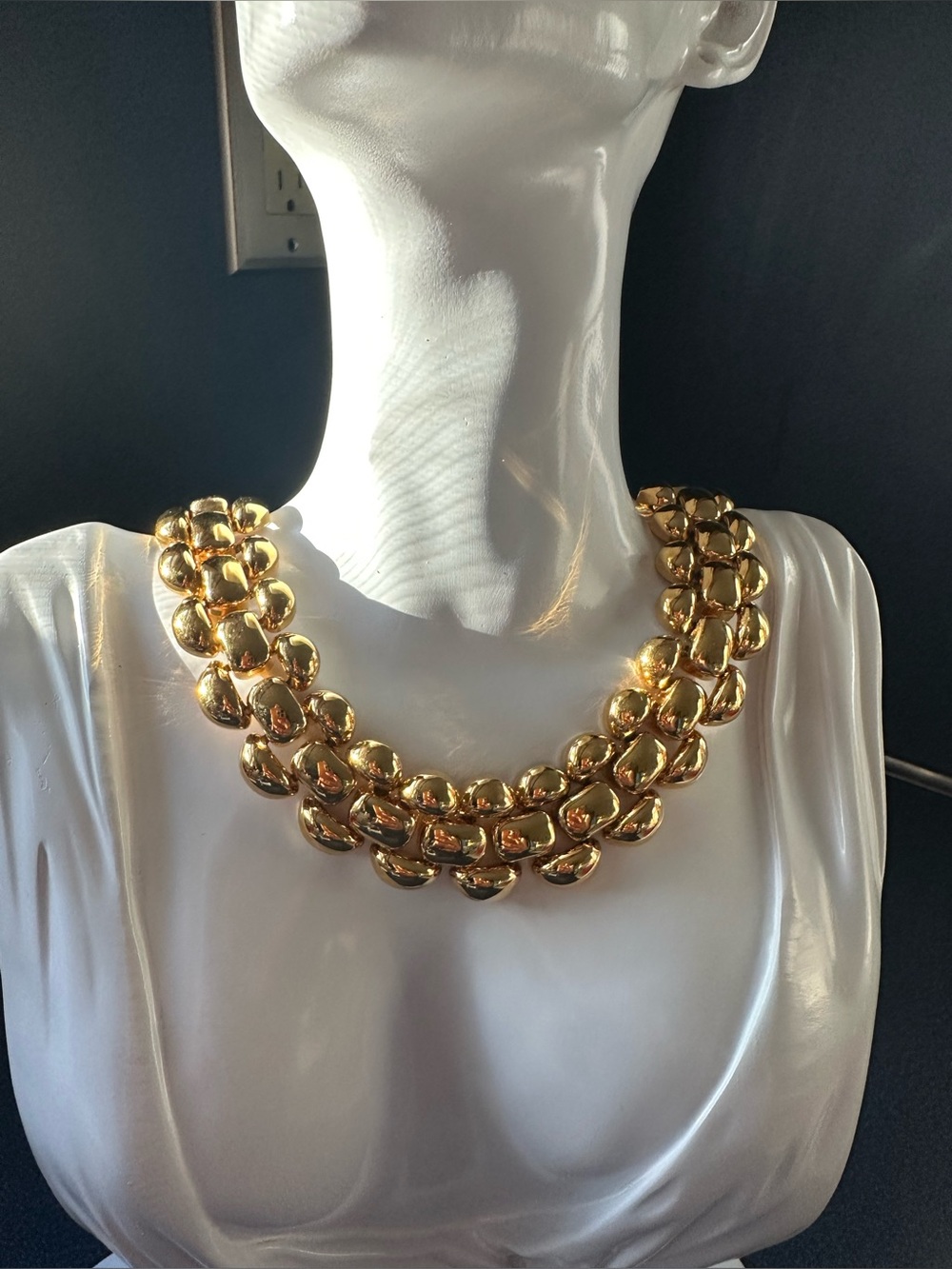 NAPIER PAT 4774743 Signed Elegant Pyrite Gold  Tone Panther Link Choker Necklace